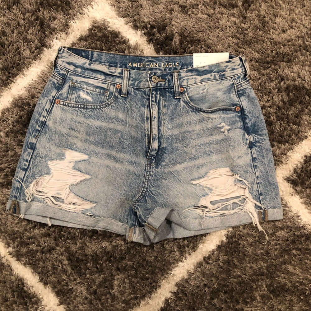 AEO Mom Short